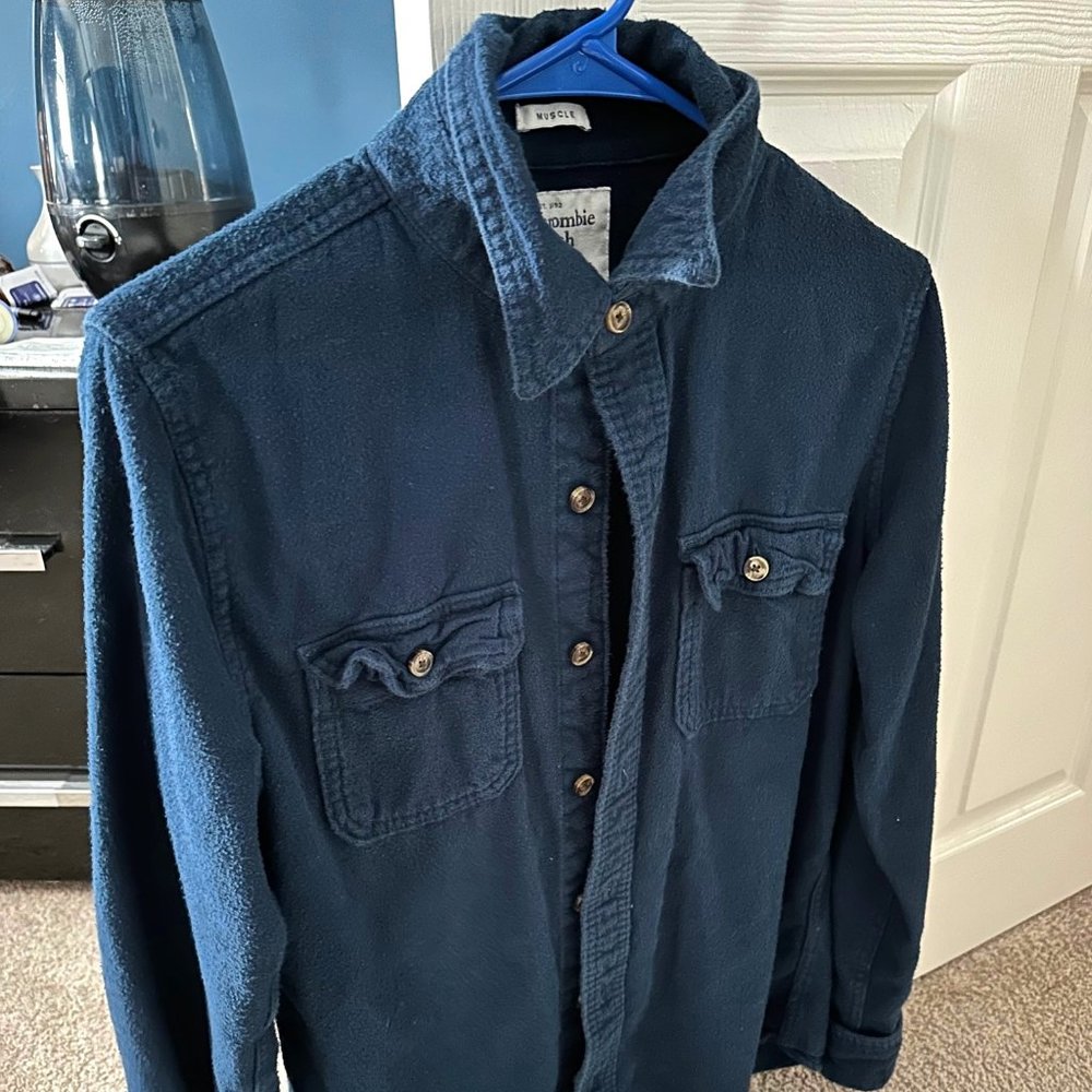 Men's Medium Blue Abercrombie & Fitch Solid Blue Thick Shirt